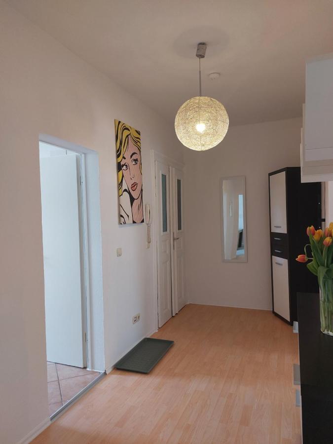 Schoene Zwei-Zimmer-Wohnung "W2" Mit 4 Einzelbetten Und Wlan In Zwenkau Bei Leipzig Im Neuseenland Exterior foto